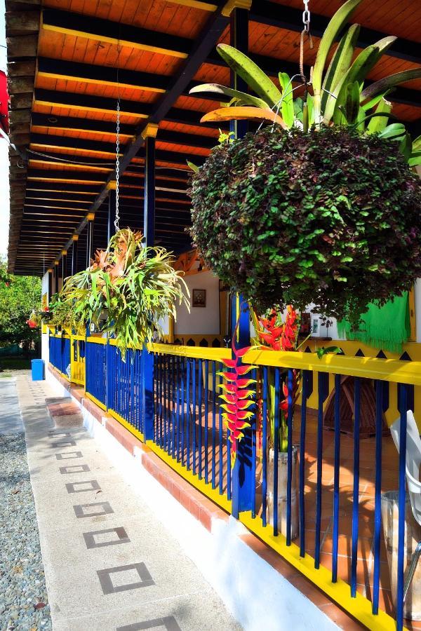Casa Finca Villa Luz A 800 Mts Del Parque Del Cafe Montenegro Eksteriør bilde