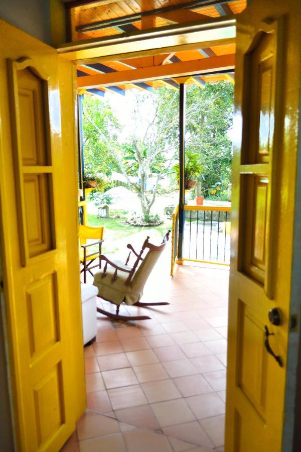 Casa Finca Villa Luz A 800 Mts Del Parque Del Cafe Montenegro Eksteriør bilde